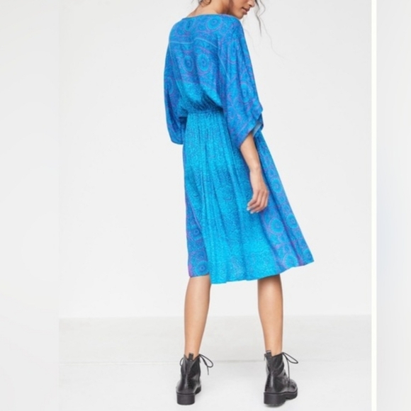 Tiny Annmarie Midi Dress Scoop Neck Batwing Sleeves Drapey Lightweight Small NWT - Picture 4 of 14